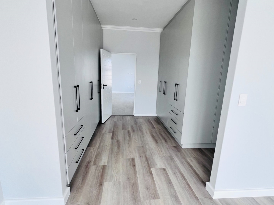 4 Bedroom Property for Sale in Sandown Western Cape